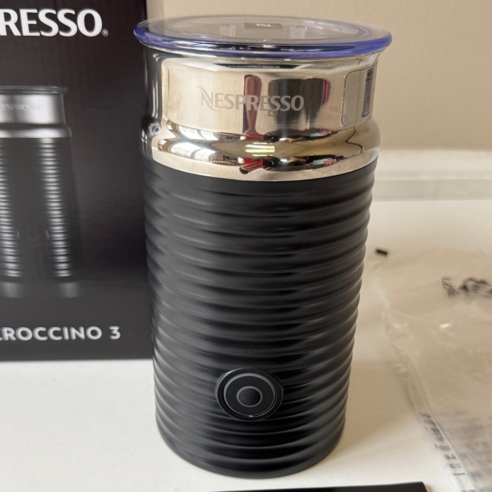 Nespresso Aeroccino 3 Milk Frother - Black - Picture 6 of 8